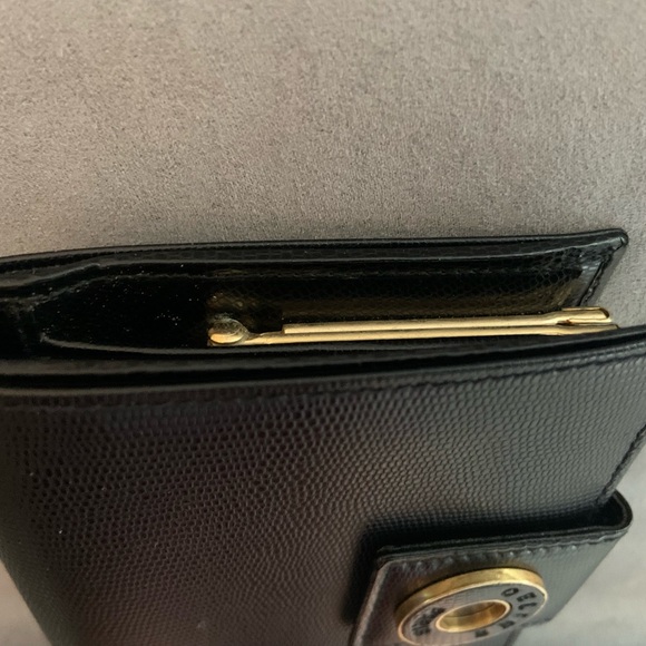 Black Compact Wallet. Very good conditions. No tears. - Picture 3 of 8